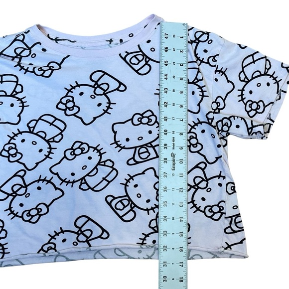 Hello Kitty Crop Tshirt - Picture 2 of 4